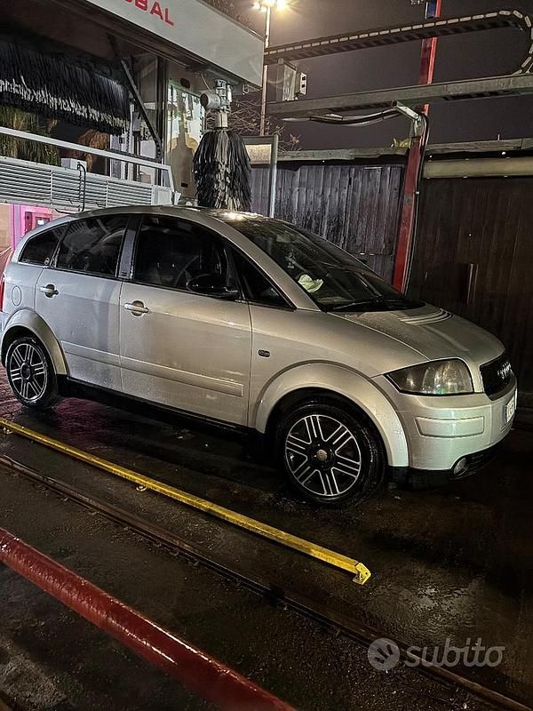 Usata Audi A2 75 CV (55 kW) 2001 Grigio Utilitaria