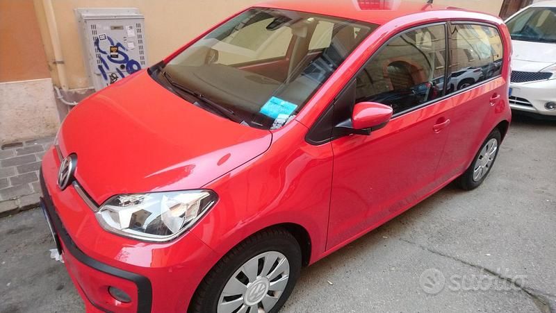 Rosso Usata 2017 VW up! Move Due volumi | 8200 € (Ottimo prezzo) - Immagine 1/4