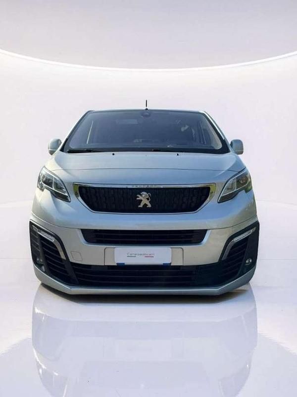 Begagnad Peugeot Traveller Allure 181 HK (133 kW) 2017 Silver Minibuss