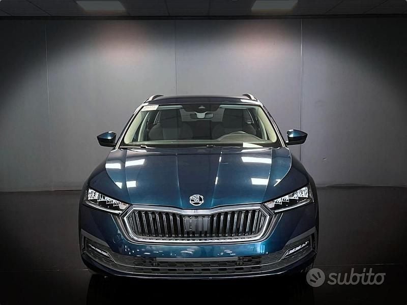 Usata Skoda Octavia Executive 116 CV (85 kW) 2023 Blu Station wagon