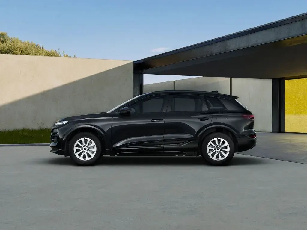Nuova Audi Q6 e-tron Advanced 225 kW (306 CV) 2026 Nero mito metallizzato SUV