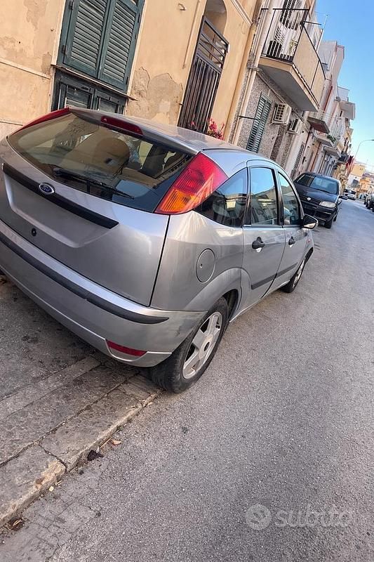 Usata Ford Focus 2004 Grigio Berlina