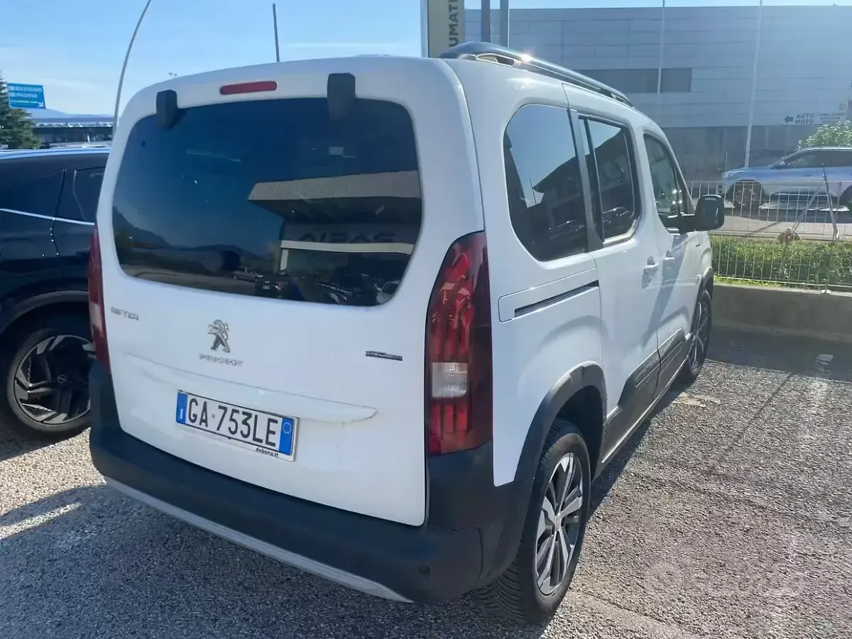 Usata Peugeot Rifter GT-line 131 CV (96 kW) 2020 Bianco Monovolume