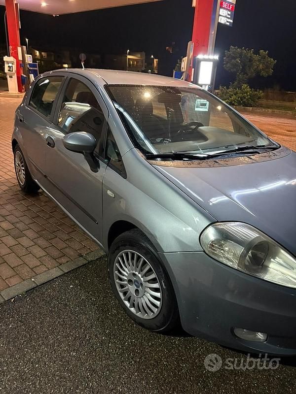 Usata Fiat Grande Punto 90 CV (66 kW) 2005 Grigio Utilitaria