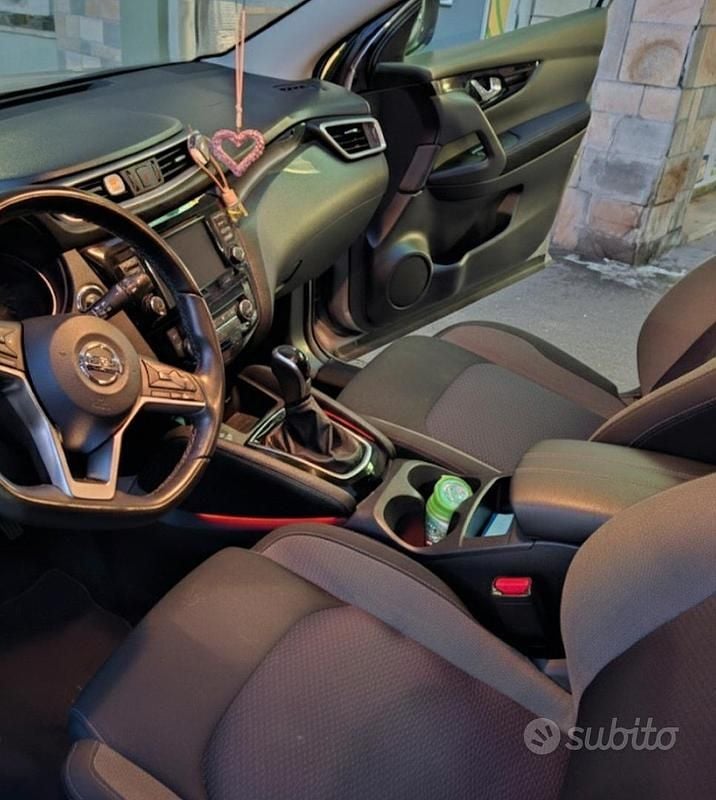 Usata Nissan Qashqai N-Connecta 116 CV (85 kW) 2021 Grigio SUV