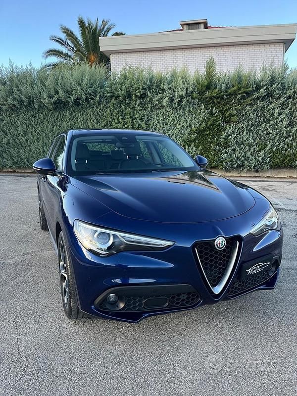 Usata Alfa Romeo Stelvio Executive 190 CV (139 kW) 2020 Blu SUV