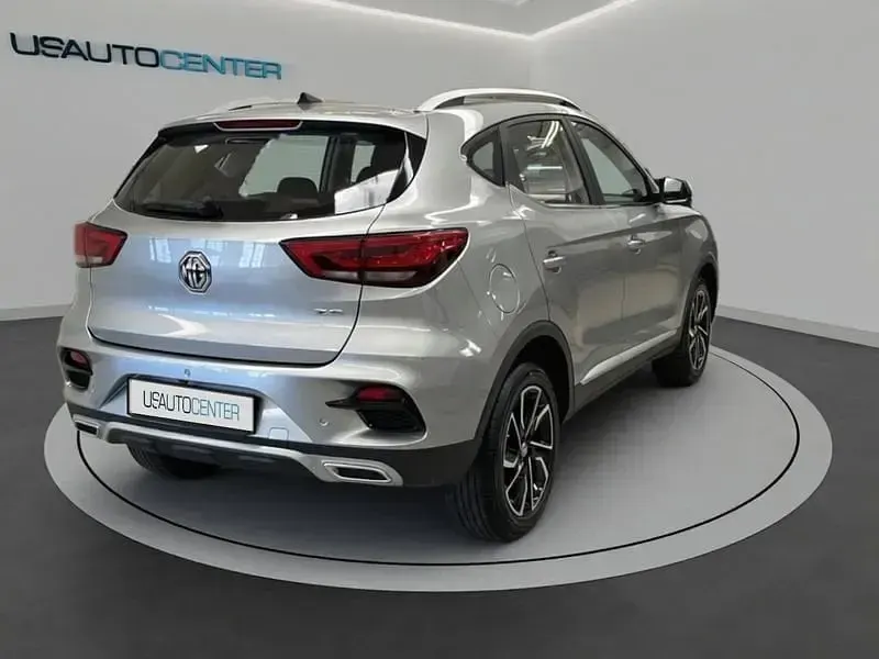 Usata MG ZS Comfort 106 CV (77 kW) 2024 Bianco pastello Berlina