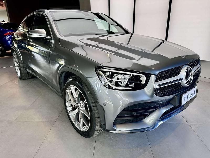 Usado Mercedes GLC300e Premium Plus 194 CV (142 kW) 2022 Gris Coupe