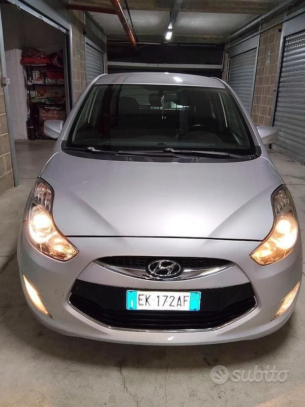 Grigio Usata 2011 Hyundai ix20 Due volumi | 3000 € (Ottimo prezzo) - Immagine 1/4