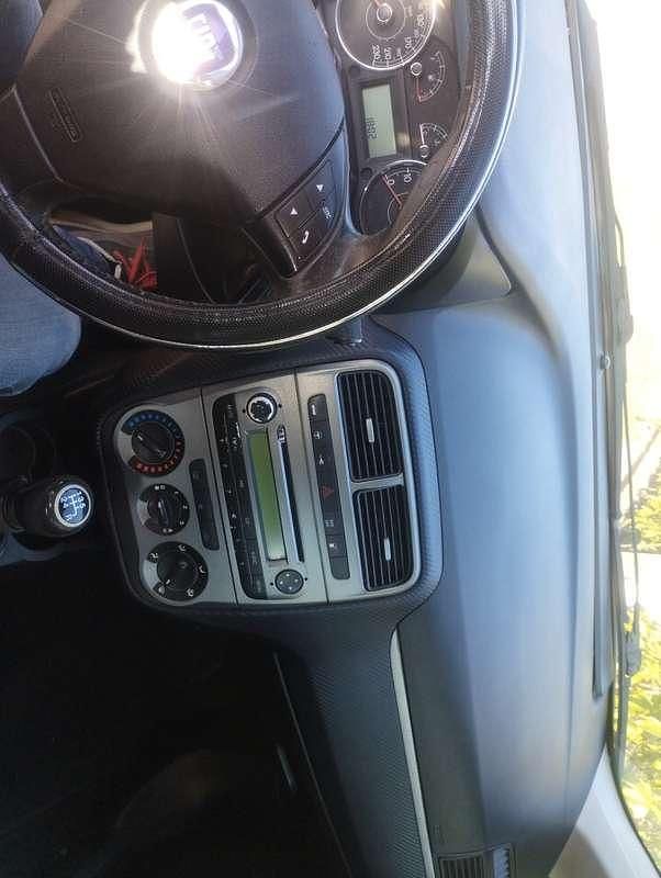 Usata Fiat Grande Punto Active 77 CV (56 kW) 2009 Utilitaria
