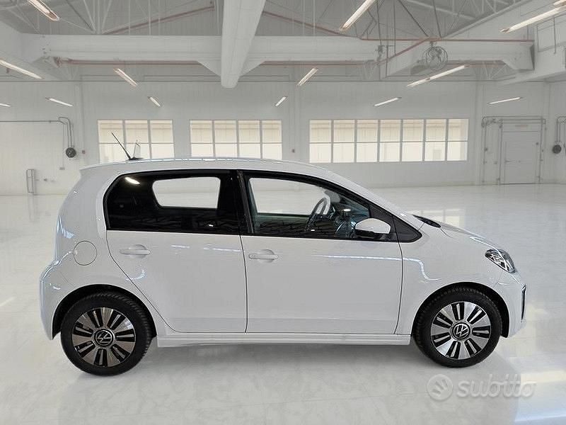 Usata VW e-up! 60 kW (82 CV) 2021 Bianco Utilitaria