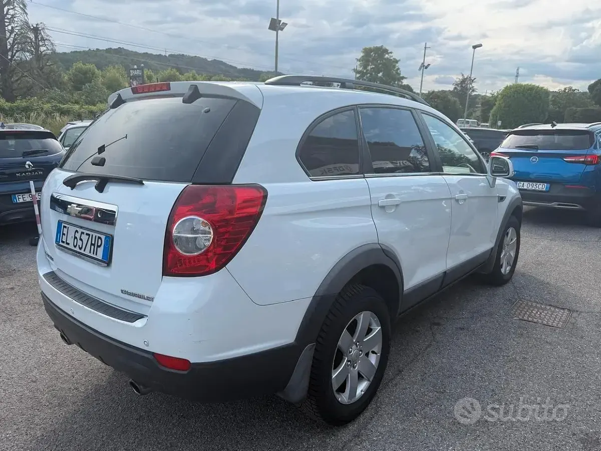 Usata Chevrolet Captiva LT 163 CV (119 kW) 2012 Bianco SUV