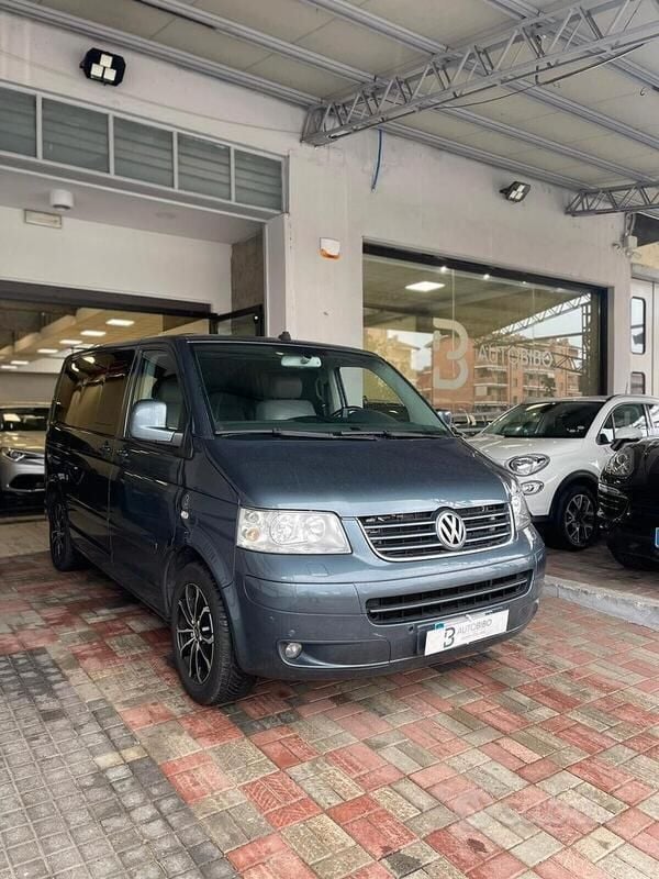 Grigio Usata 2005 VW Multivan Highline Furgone | 12.900 € - Immagine 1/2