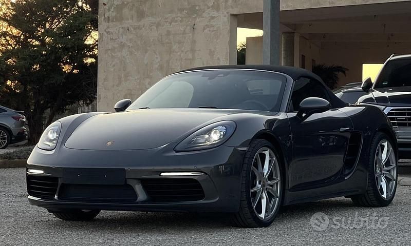 Usata Porsche 718 Boxster 300 CV (220 kW) 2017 Grigio(met.) Cabrio