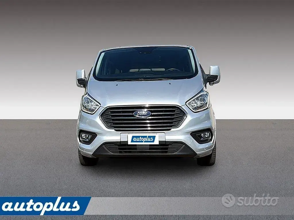 Usata Ford Tourneo Custom Titanium 170 CV (125 kW) 2022 Grigio Furgone