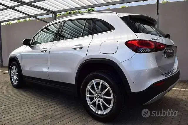 Usata Mercedes GLA200 Business 150 CV (110 kW) 2023 Grigio SUV