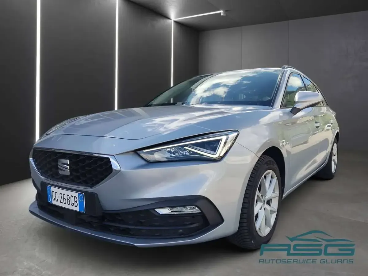 Usata Seat Leon Style 150 CV (110 kW) 2021 Argento Station wagon