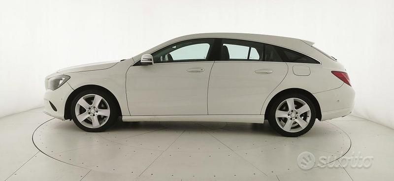 Käytetty Mercedes CLA200 136 HP (100 kW) 2017 Valkoinen Farmari
