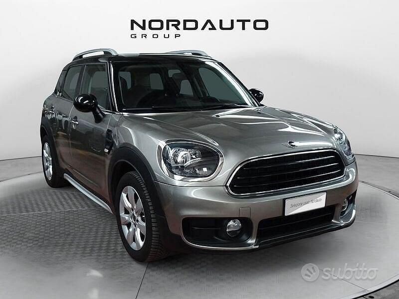 Usata Mini Cooper D Countryman Business 150 CV (110 kW) 2017 Beige SUV