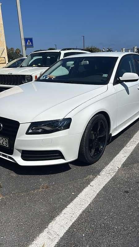 Usata 2011 Audi A4 Ambiente Tre volumi | 5500 € (Ottimo prezzo) - Immagine 1/4
