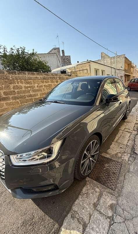 Grigio Usata 2015 Audi A1 Sportback S-Line Due volumi | 12.000 € (Cara) - Immagine 1/4