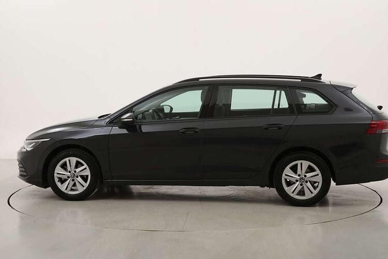 Usata VW Golf VIII Life 110 CV (80 kW) 2023 Grigio Station wagon