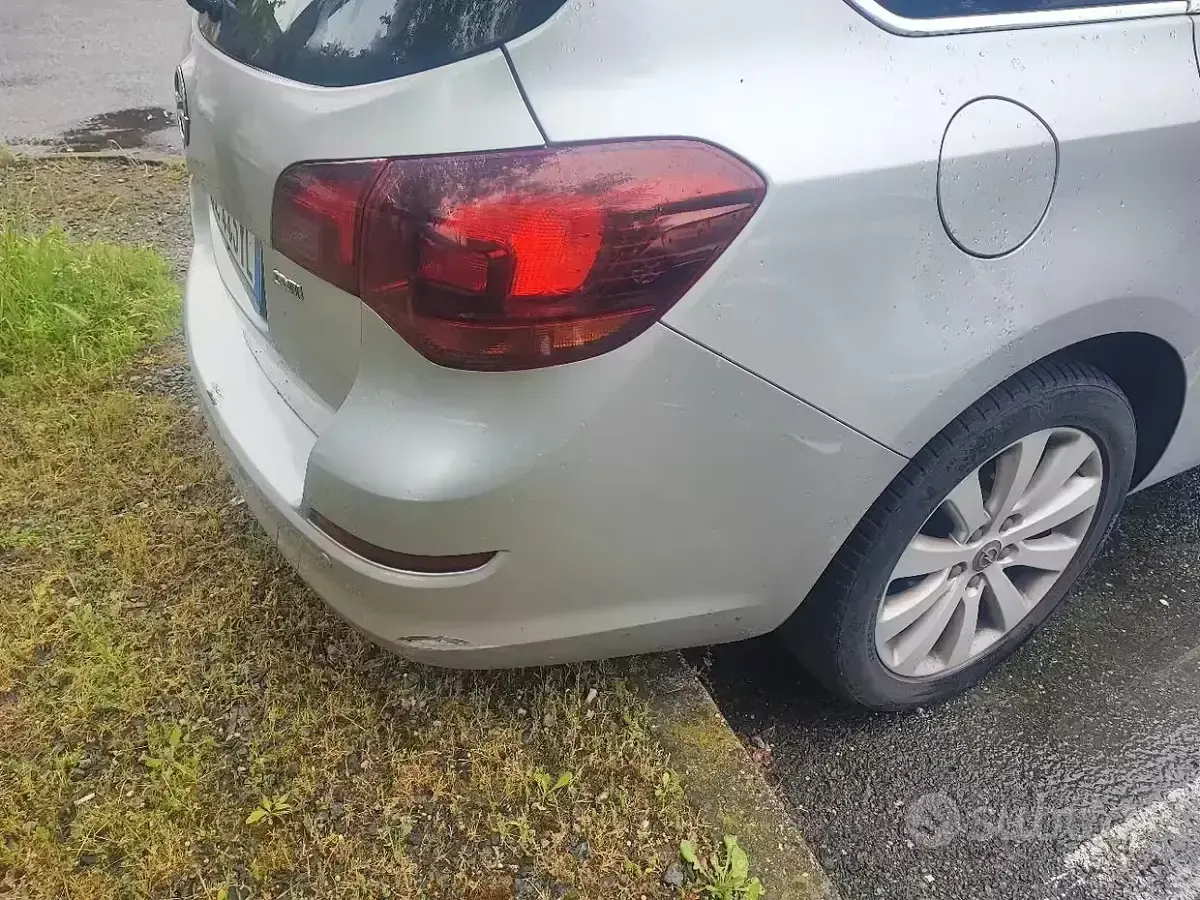 Usata Opel Astra 125 CV (91 kW) 2012 Station wagon