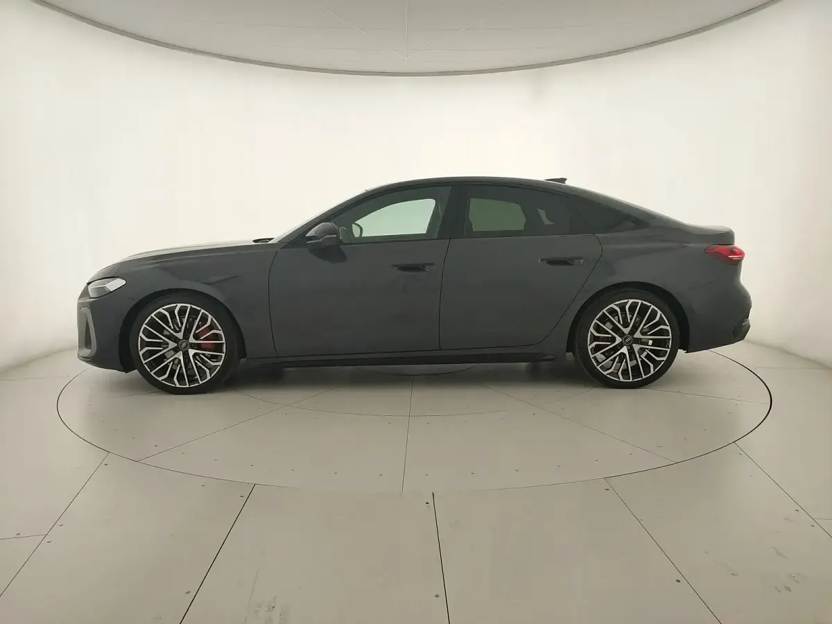 Usata Audi A5 S-Line 204 CV (150 kW) 2024 Grigio magnete Berlina