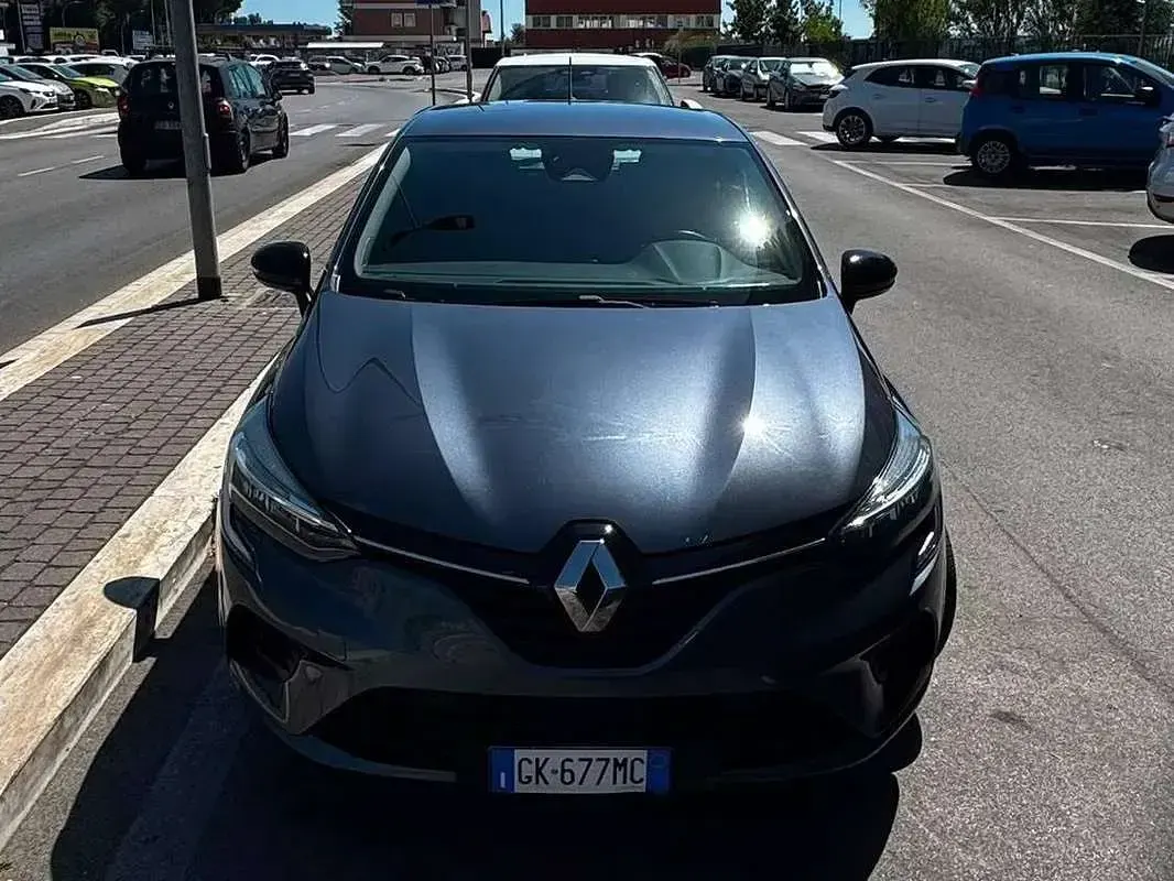 Usata Renault Clio V Zen 101 CV (74 kW) 2022 Grigio Berlina