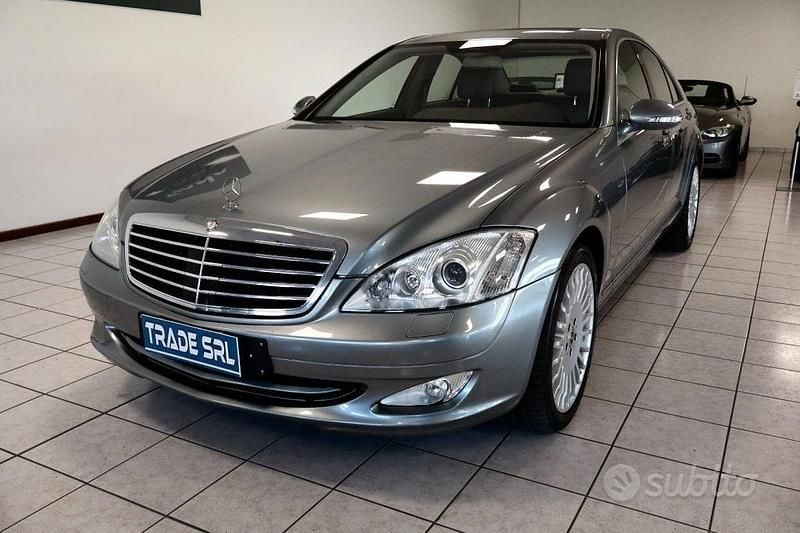 Usata Mercedes S500 386 CV (283 kW) 2007 Grigio Berlina
