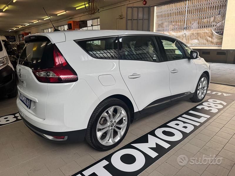 Usata Renault Grand Scénic IV Business 120 CV (88 kW) 2020 Bianco Monovolume