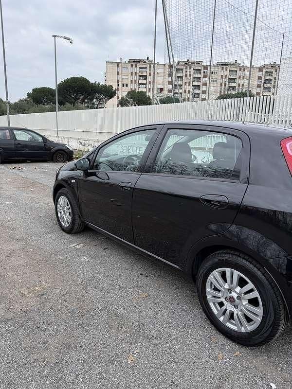 Usata Fiat Grande Punto 77 CV (56 kW) 2016 Nero Utilitaria