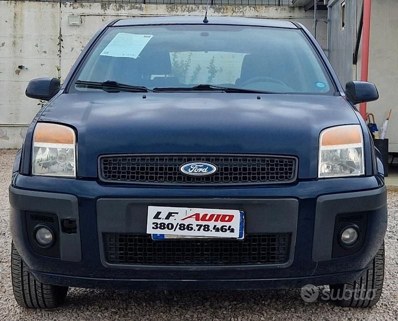 Usata Ford Fusion Titanium 80 CV (58 kW) 2009 Blu/azzurro Utilitaria