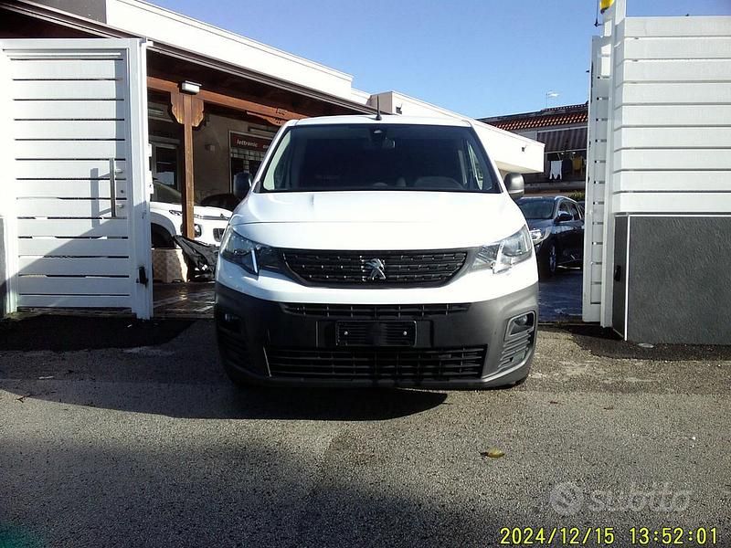 Usata Peugeot Partner S 131 CV (96 kW) 2020 Bianco Monovolume