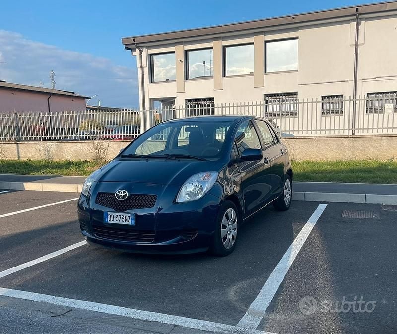 Usata Toyota Yaris 87 CV (63 kW) 2006 Blu Berlina