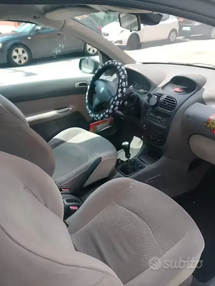 Usata Peugeot 206 68 CV (50 kW) 2005 Nero Berlina