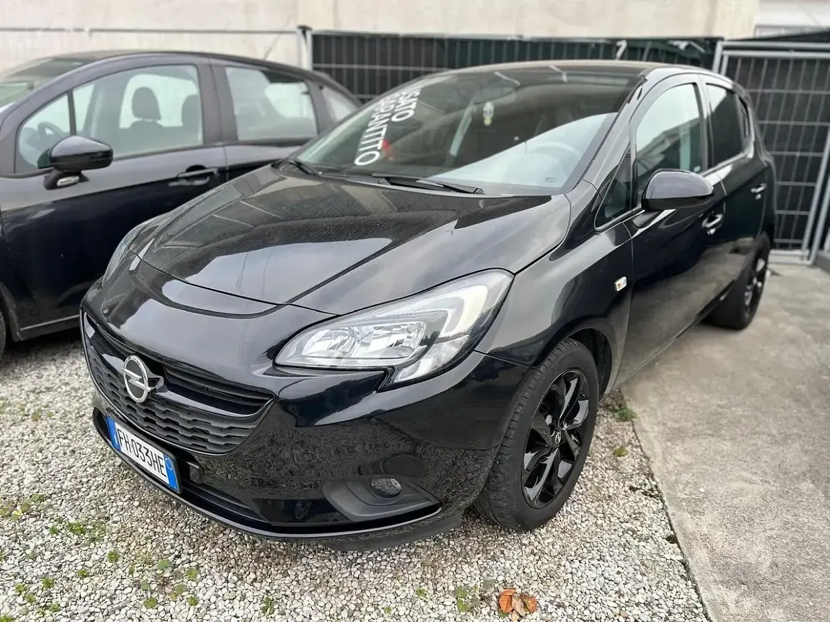 Używany Opel Corsa 2017 Czarny Hatchback