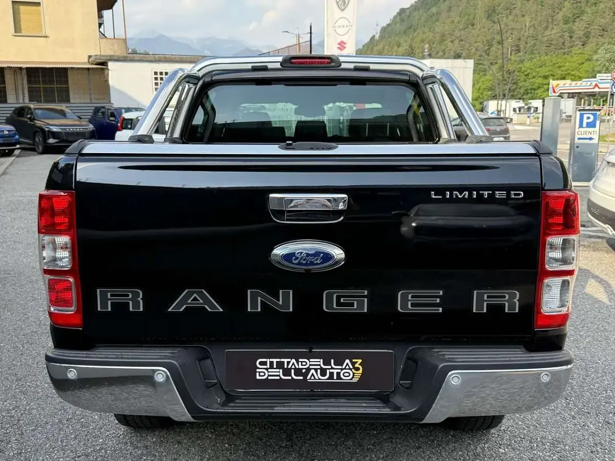 Usata Ford Ranger Limited 170 CV (125 kW) 2023 Nero Pick-up