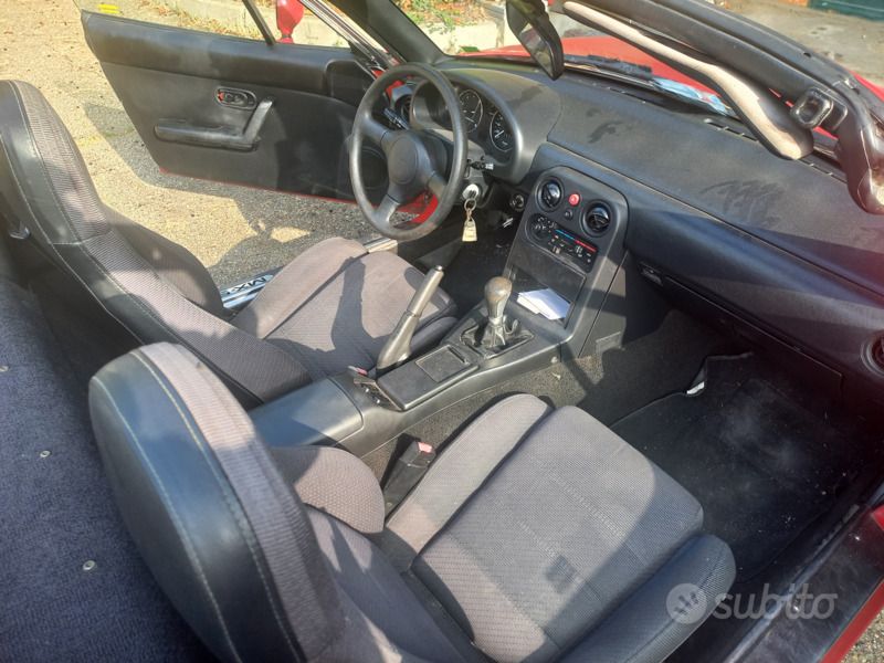 Usata Mazda MX5 116 CV (85 kW) 1990 Rosso Cabrio