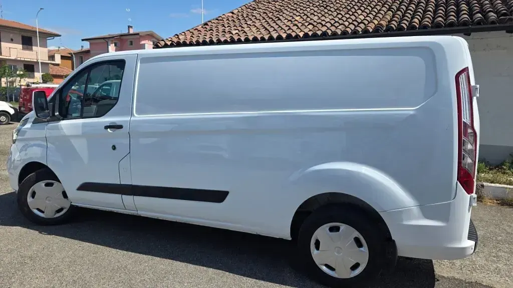 Usata Ford Transit Custom Trend 131 CV (96 kW) 2021 Bianco / pastello Berlina