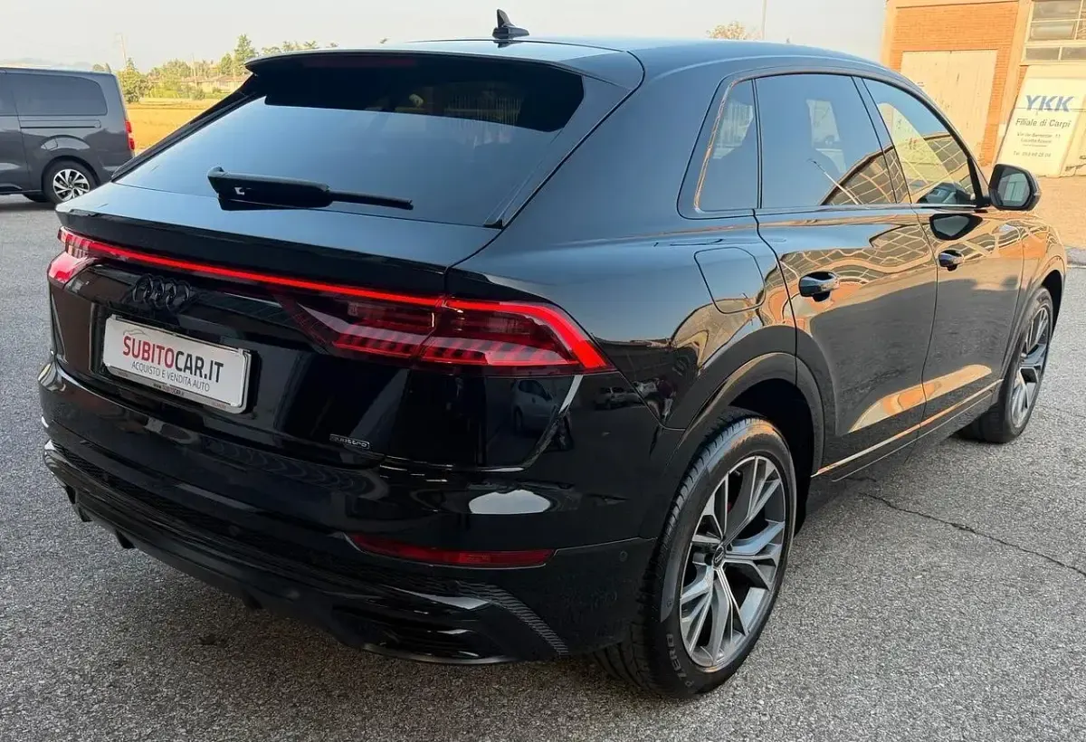 Usata Audi Q8 S-line plus 285 CV (209 kW) 2023 Nero SUV