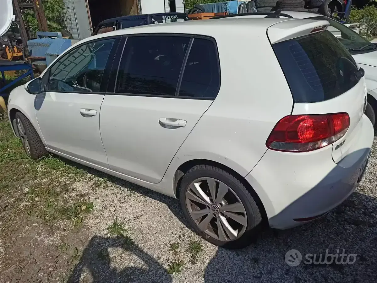 Usata VW Golf VI 140 CV (102 kW) 2008 Bianco Utilitaria