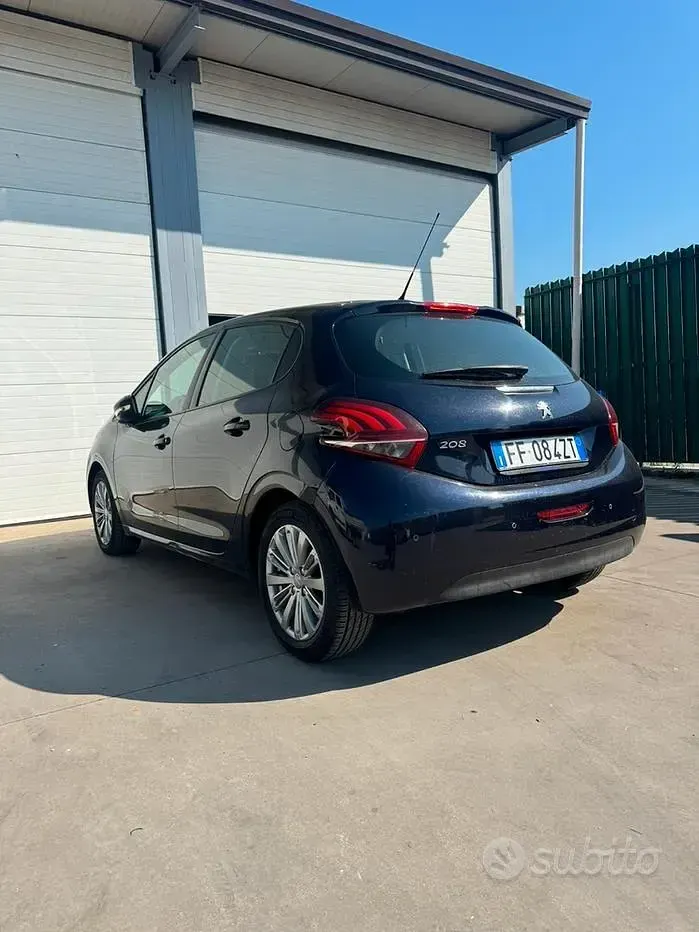 Usata Peugeot 208 75 CV (55 kW) 2017 Bluazzurro Utilitaria