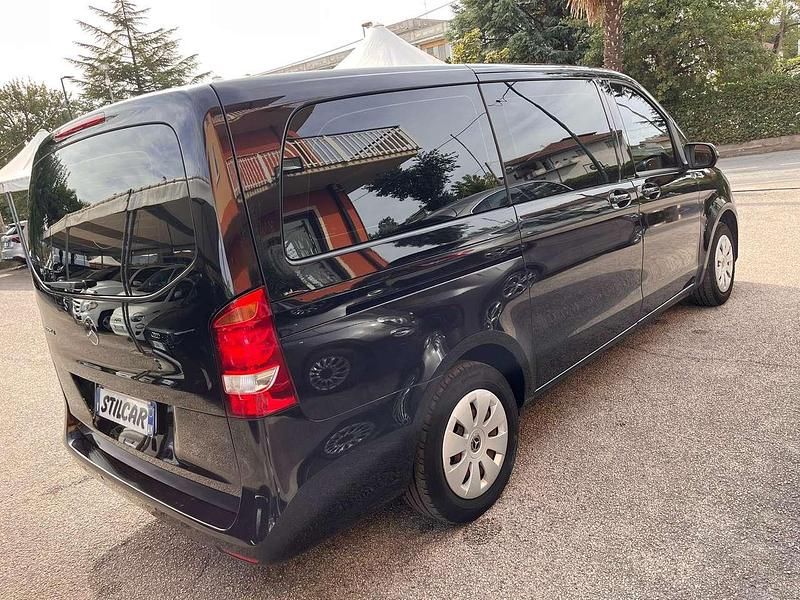 Usata Mercedes V220 Executive 163 CV (119 kW) 2019 Nero Monovolume