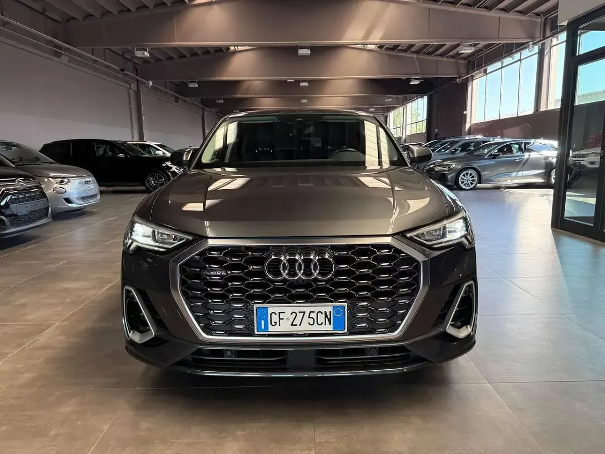 Usata Audi Q3 Sportback S-Line 150 CV (110 kW) 2021 Grigio SUV