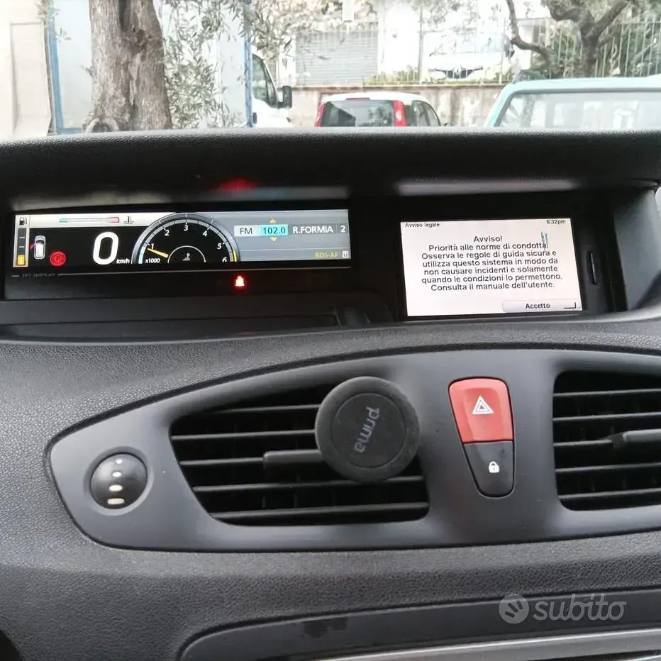 Usata Renault Scenic E-Tech 130 CV (95 kW) 2010 Grigio Monovolume