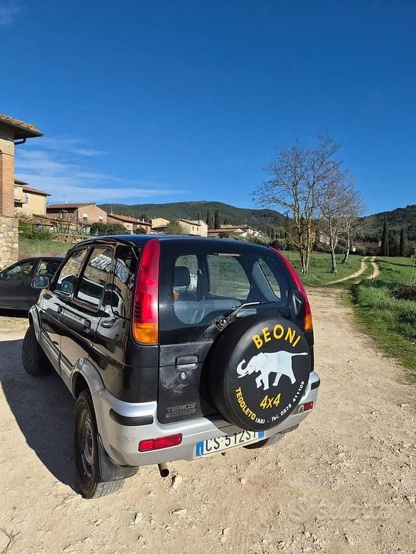 Usata Daihatsu Terios 83 CV (61 kW) 2000 SUV