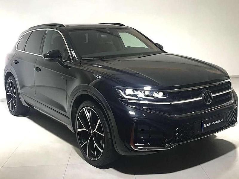 Usata VW Touareg R-line 286 CV (210 kW) 2024 Grenadill black SUV