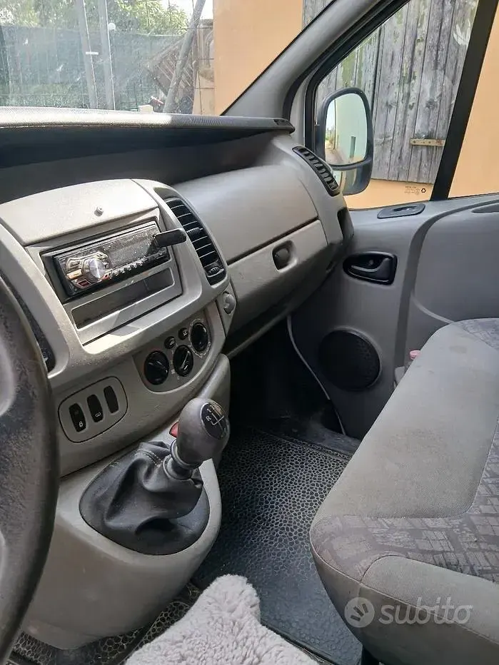 Usata Opel Vivaro 82 CV (60 kW) 2006 Monovolume