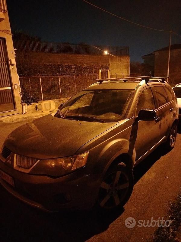 Usata Mitsubishi Outlander 177 CV (130 kW) 2006 Grigio SUV